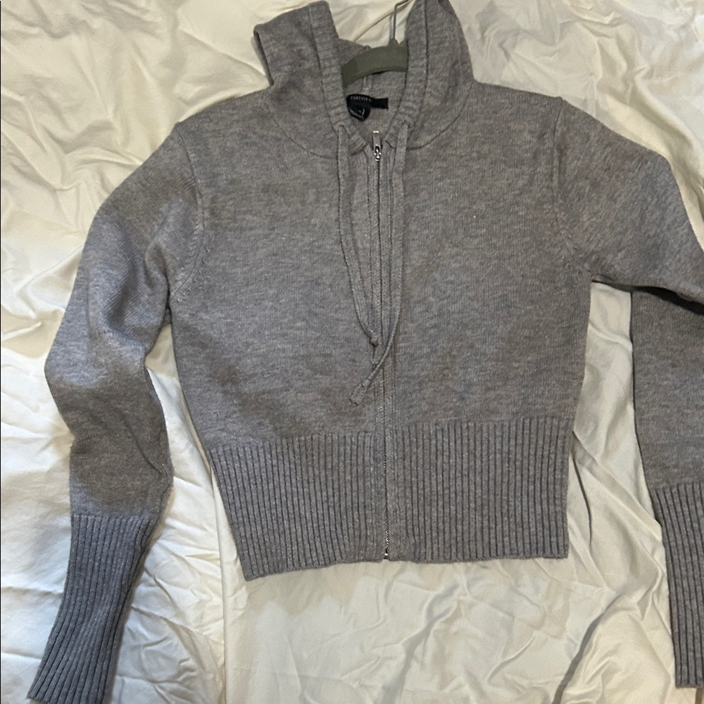 Cropped Gray Zip-Up Sweater with hood - Picture 7 of 8